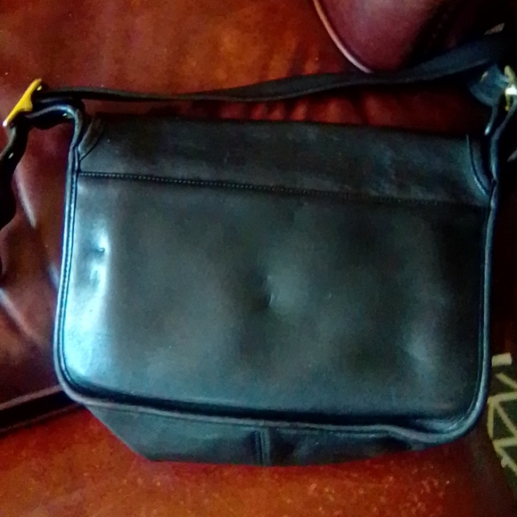 Coach messenger, saddle bag is black very today even though from early 1990 - Picture 13 of 14